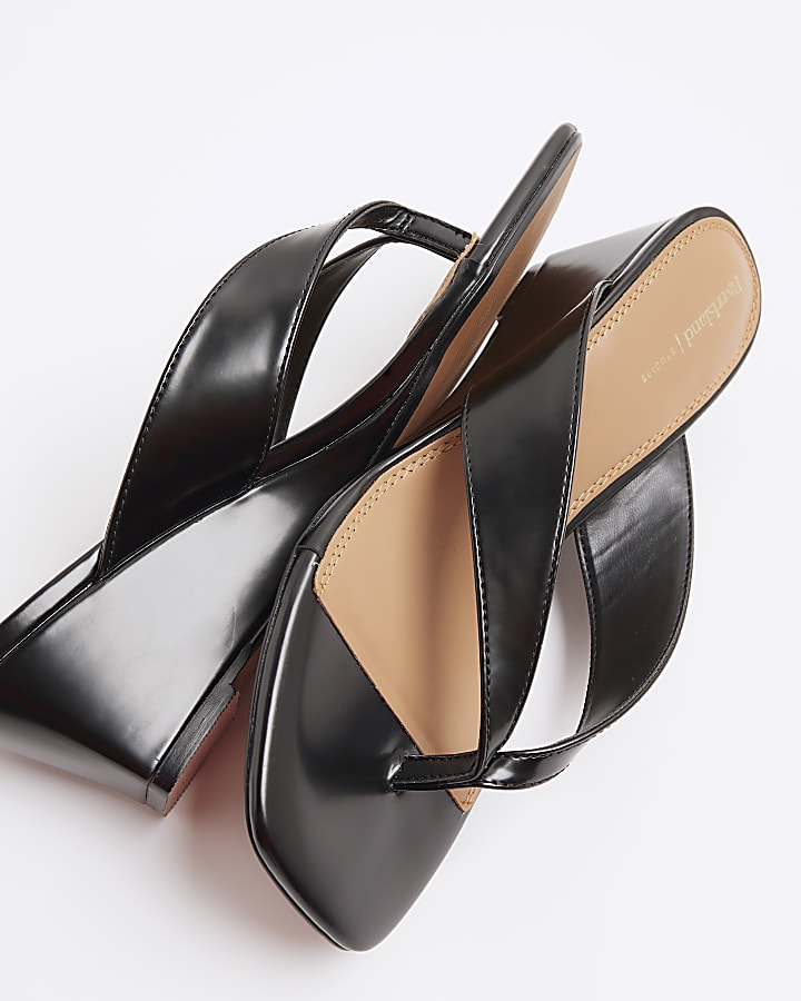 Black Toe Thong Wedge Heel Sandals