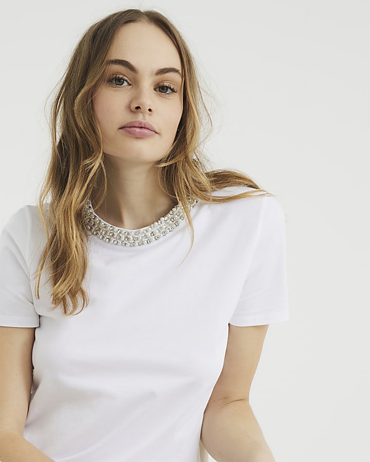 White Short Sleeve Necklace Trim T-shirt