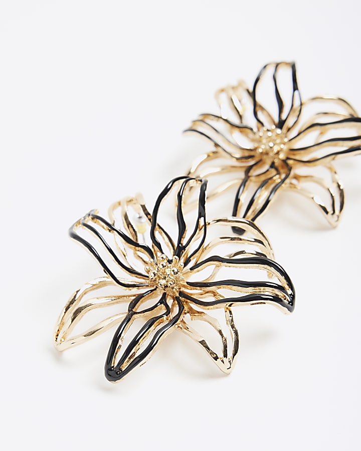 Gold Petal Flower Stud Earrings