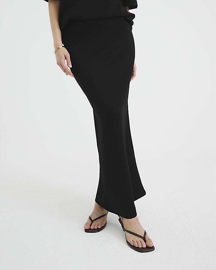 Black Premium Sculpted Maxi Skirt