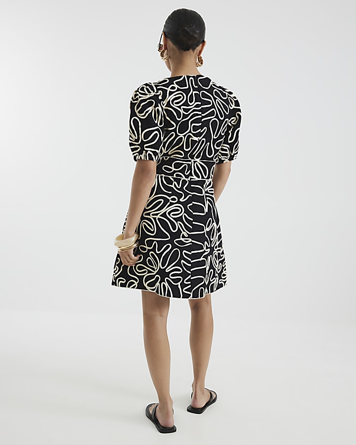 Petite Black Short Sleeve Floral Mini Dress