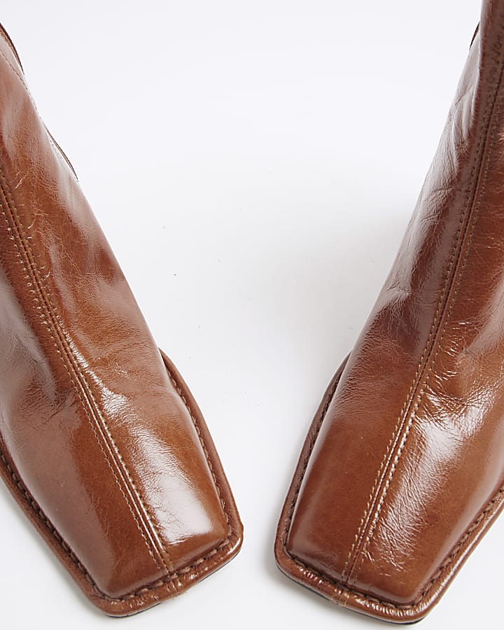 Brown Leather Stitched Block Heeled Boots