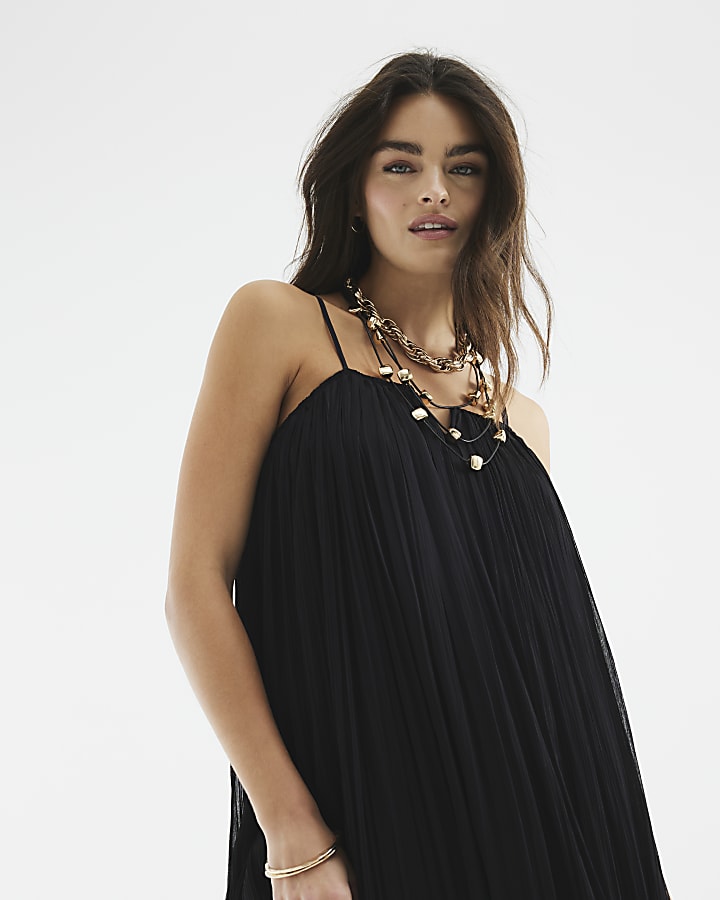 Black Sleeveless V Trim Maxi Dress