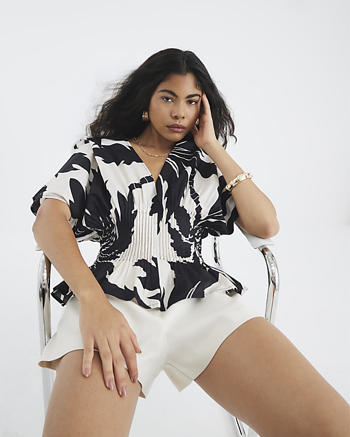 Black Short Sleeve Printed Shirred Top