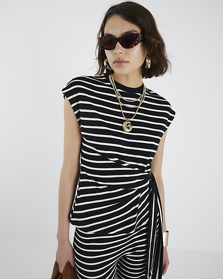 Black Short Sleeve Stripe Knot Side T-shirt
