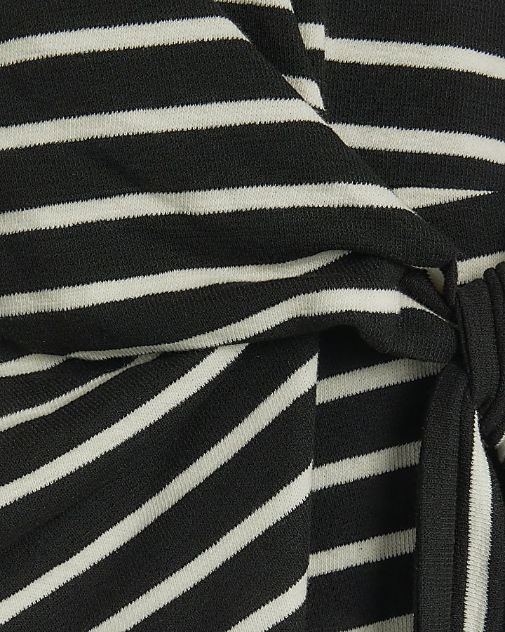 Black Short Sleeve Stripe Knot Side T-shirt