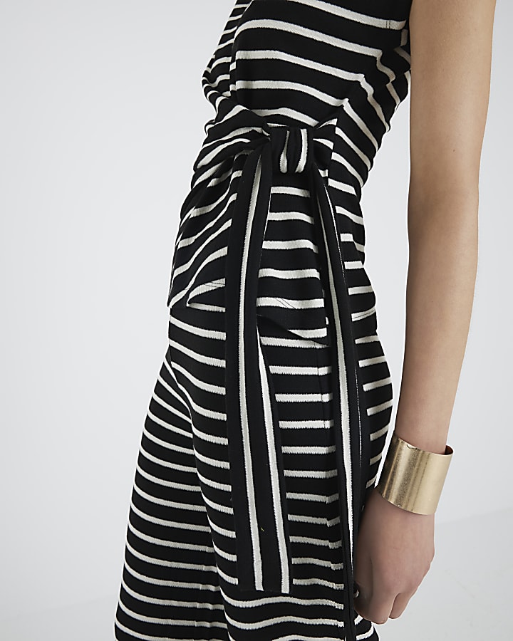 Black Short Sleeve Stripe Knot Side T-shirt