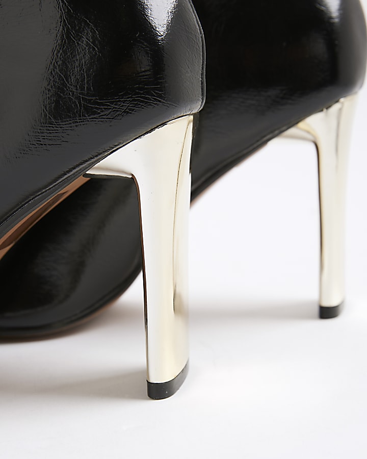 Black Metal Heel Point Toe Boots