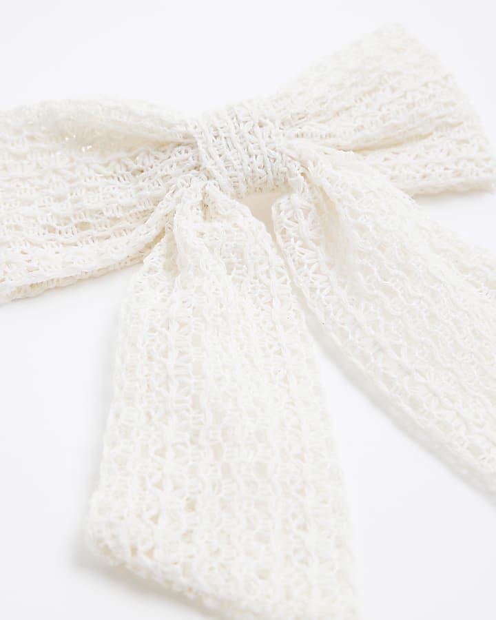 Cream Crochet Bow Hair Clip