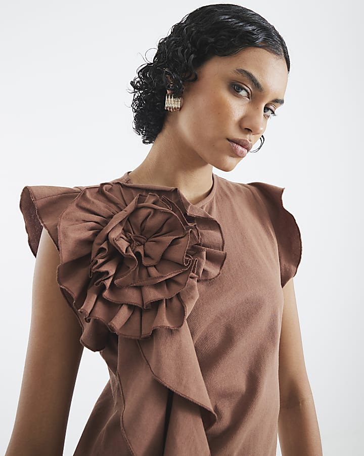 Brown Short Sleeve Floral Ruffle T-shirt
