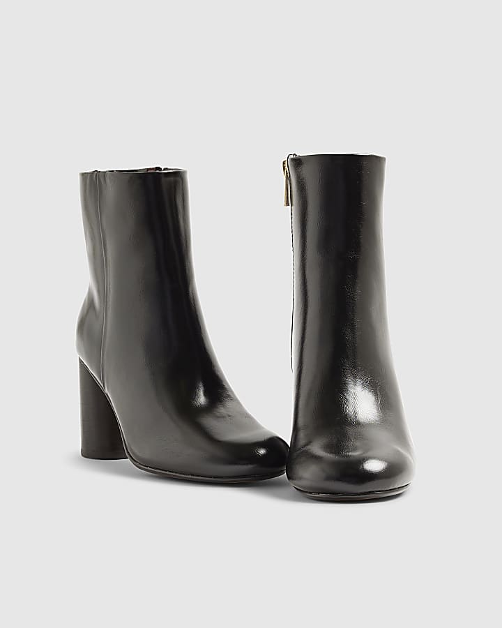 Black Round Heeled Ankle Boots
