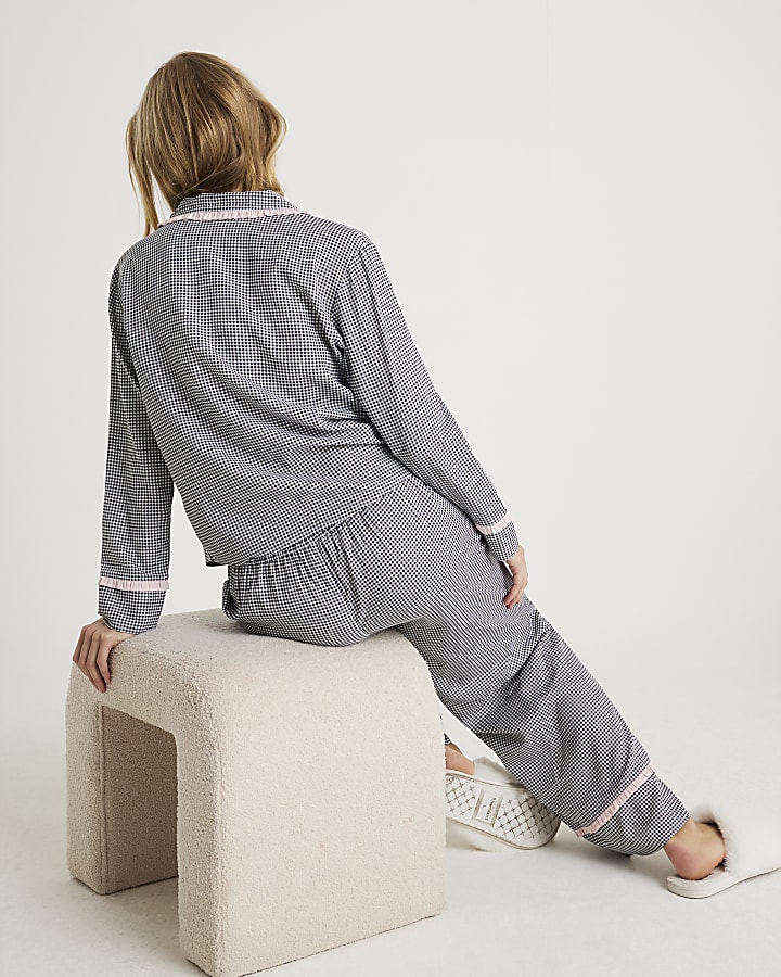 Black Frill Collar Gingham Pyjama Set