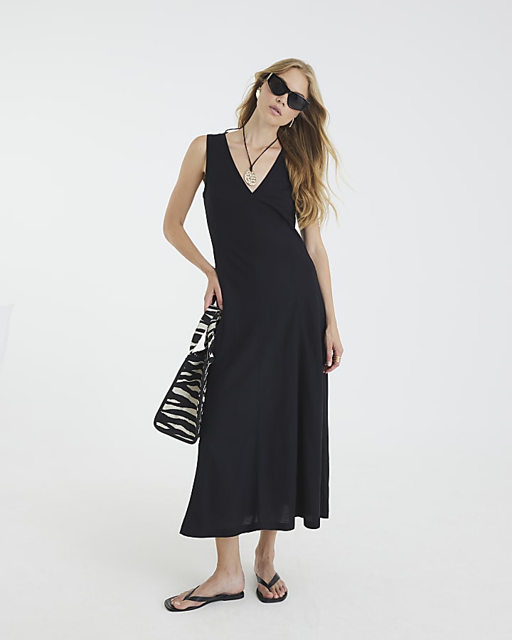 Black Sleevless V Neck Midi Dress