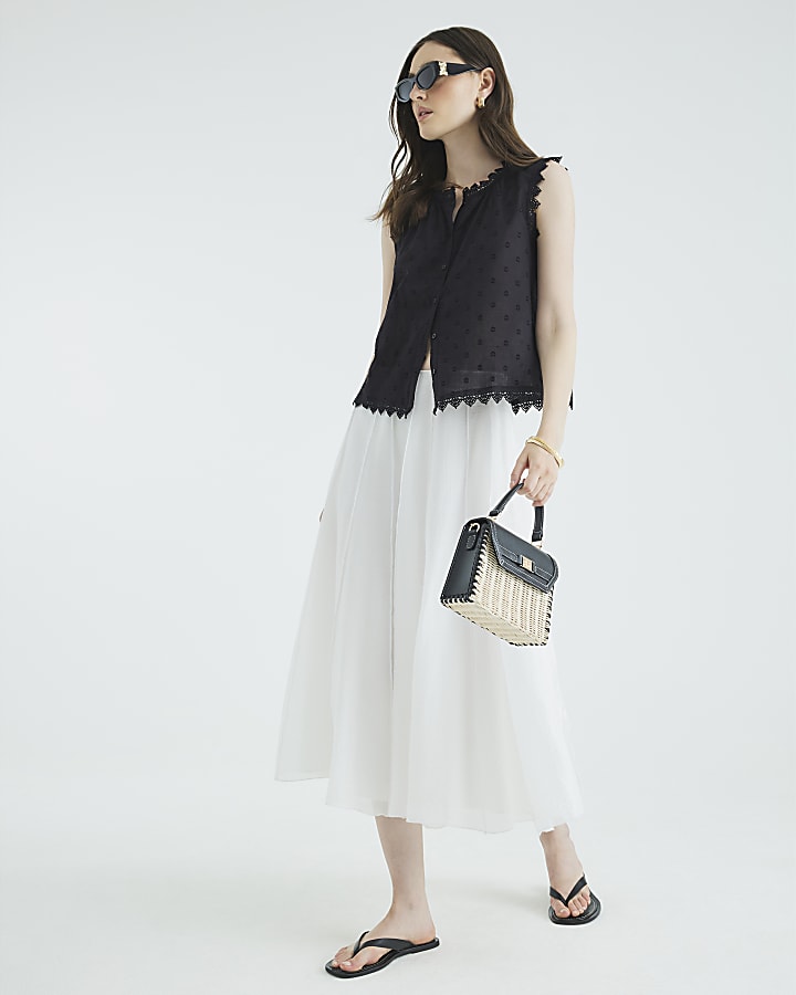 Black Sleeveless Broderie Blouse