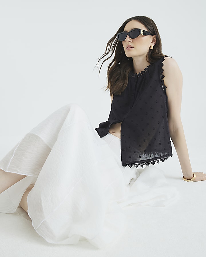 Black Sleeveless Broderie Blouse