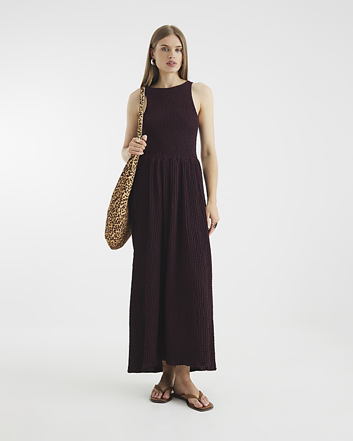 Red Textured Sleeveless Shirred Midi Dress