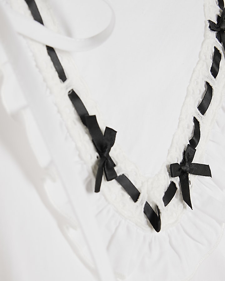 White Collar Trim Poplin Shirt