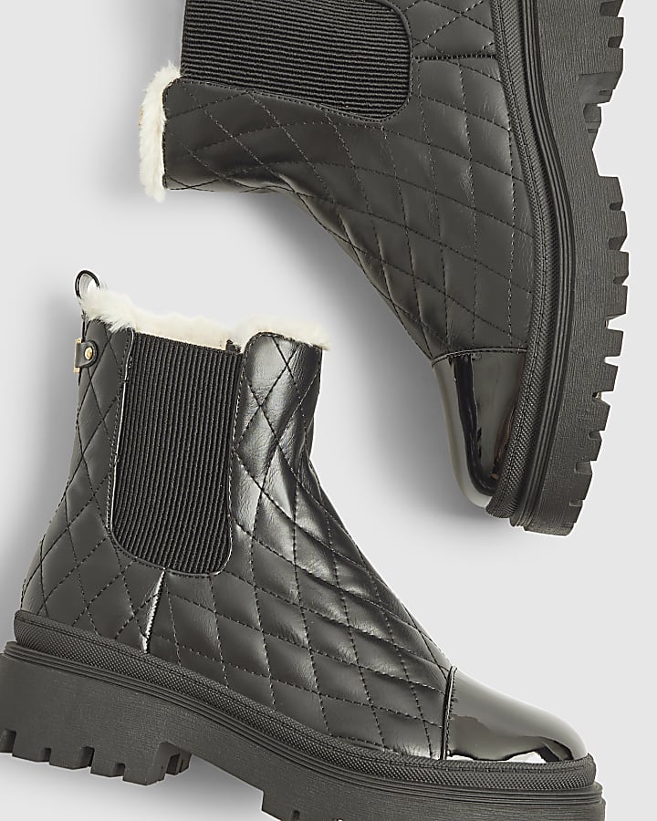 Black Faux Fur Lined Quilted Chelsea Boots