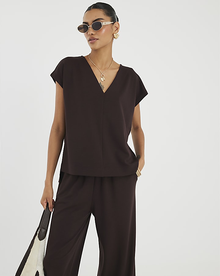 Brown Short Sleeve V-neck T-shirt