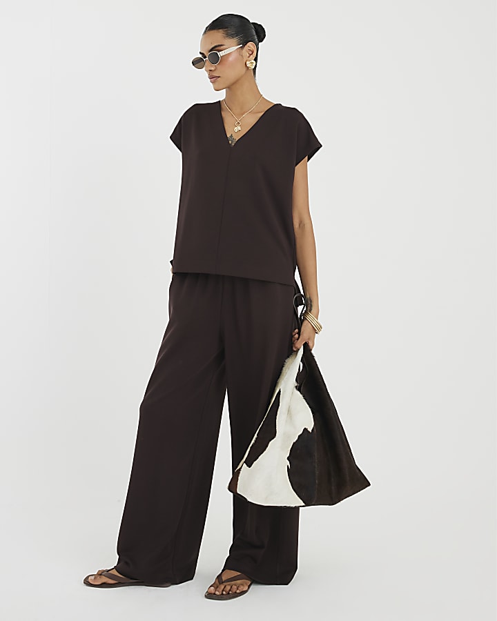Brown Short Sleeve V-neck T-shirt