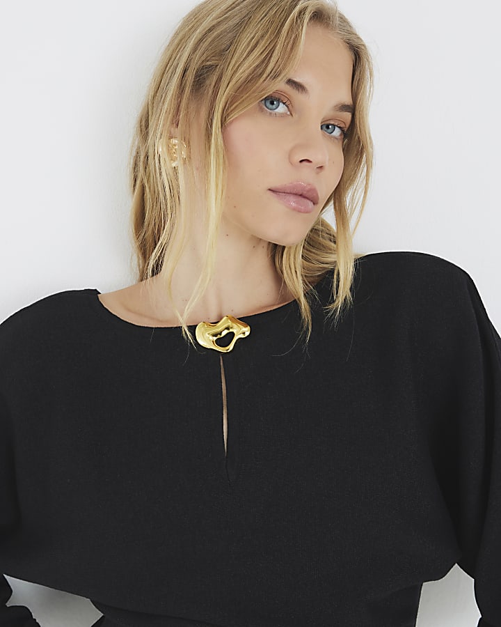 Black Keyhole Jumper