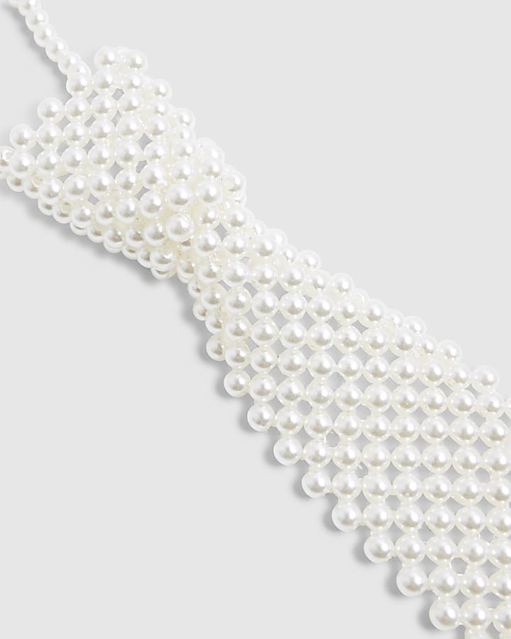 White faux pearl tie necklace