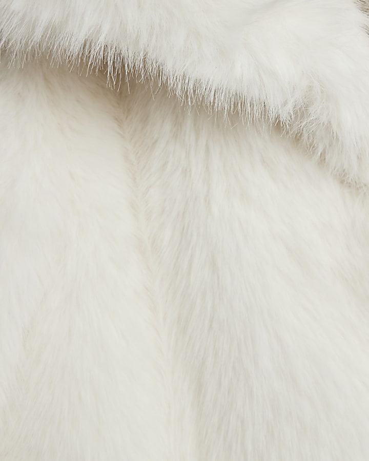 Cream Wide Collar Faux Fur Short Jacket