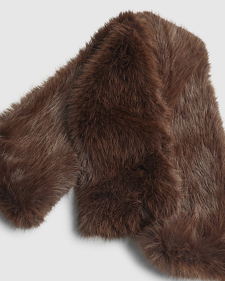 Brown Oversized Faux Fur Scarf