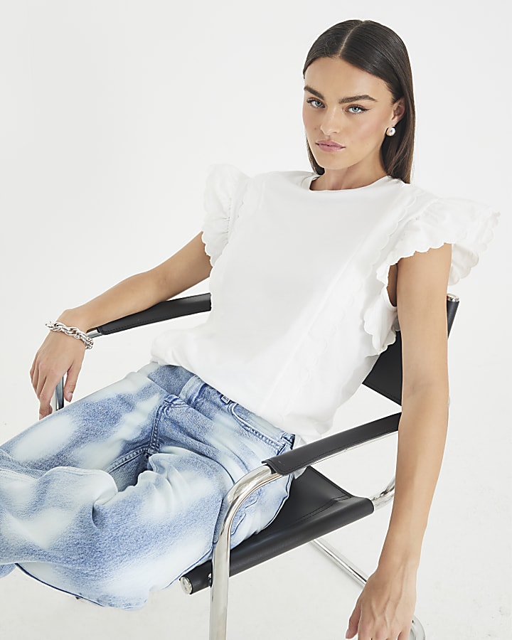 White Short Sleeve Scallop Trim T-shirt