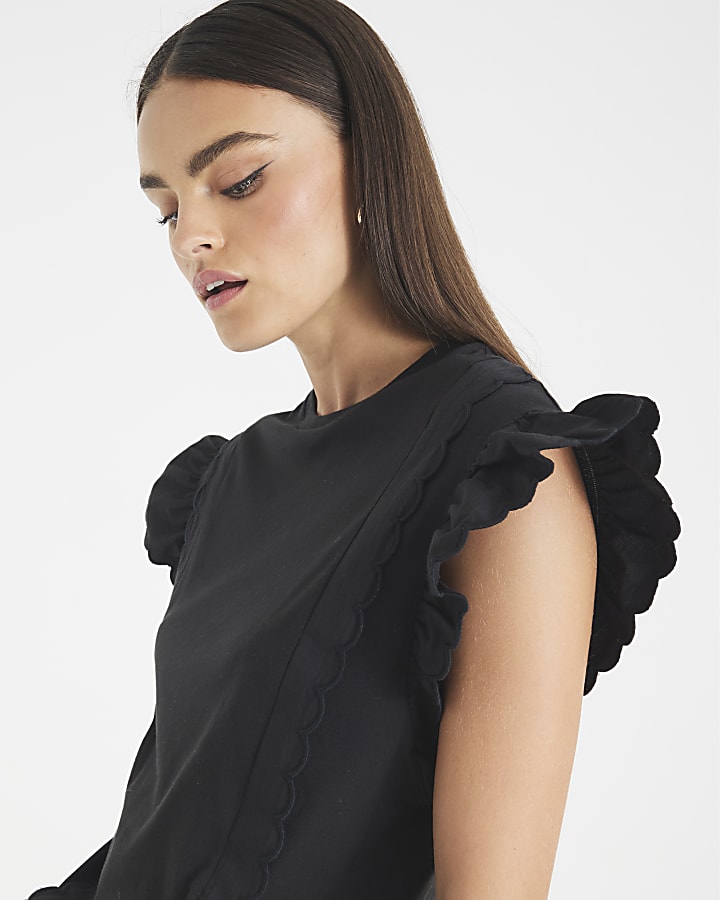 Black Short Sleeve Scallop Trim T-Shirt