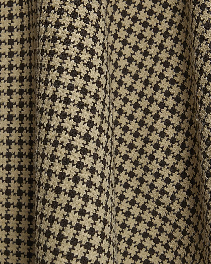 Brown Snaffle Dogtooth print Cape