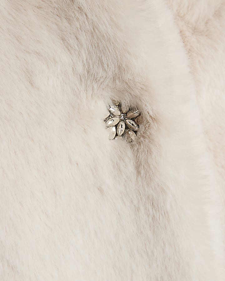 Cream Faux Fur Brooch Cape