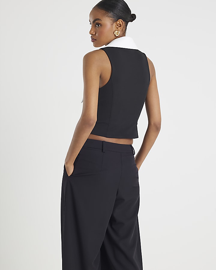 Black Sleeveless Collared Corsage Top