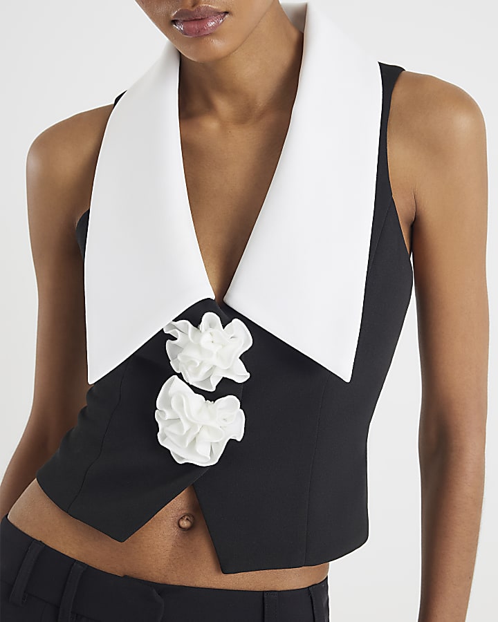 Black Sleeveless Collared Corsage Top