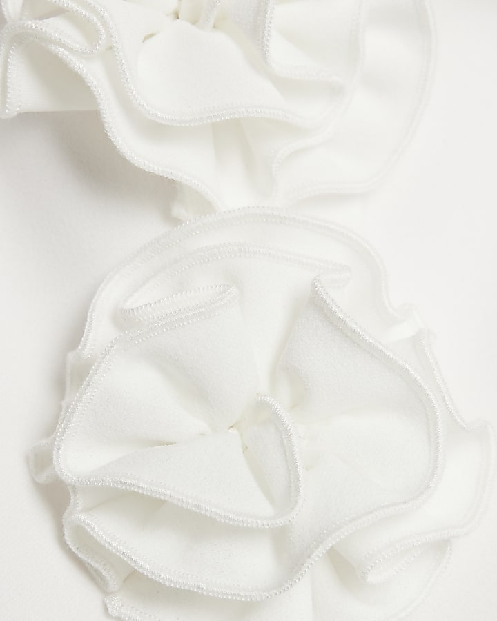 White Sleeveless Collared Corsage Top