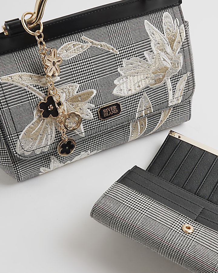 Black Applique Metal Handle Bag Bundle