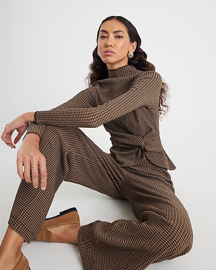 Brown Long Sleeve Twist Side Check Top