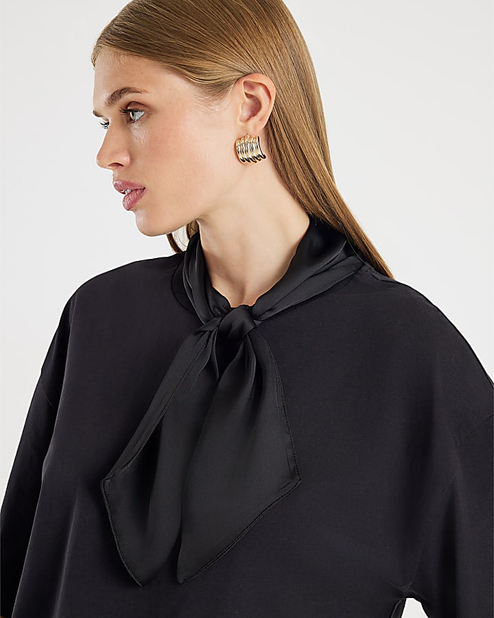 Black Short Sleeve Scarf Detail T-shirt