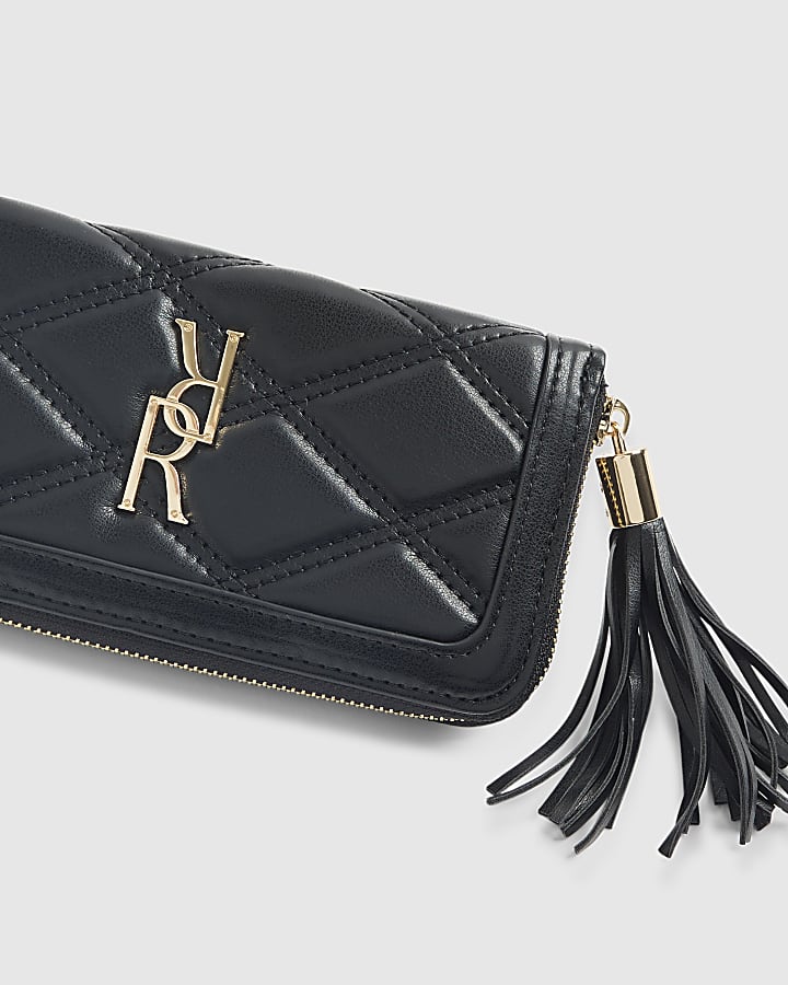 Black RR Quilted Tassel Zip Around Purse