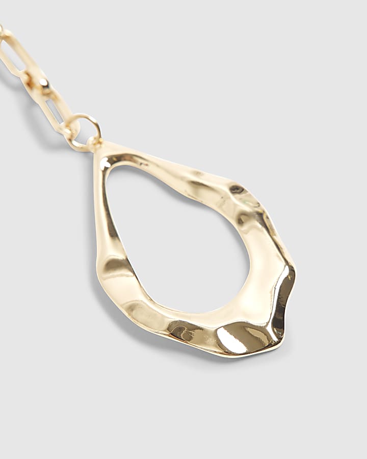 Gold Oval Pendant Necklace