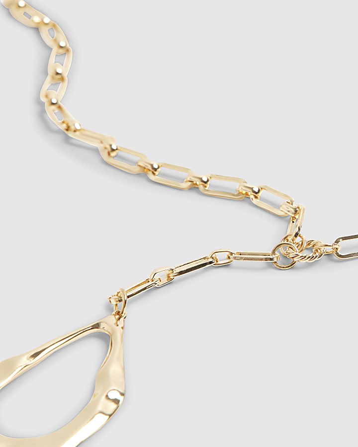 Gold Oval Pendant Necklace