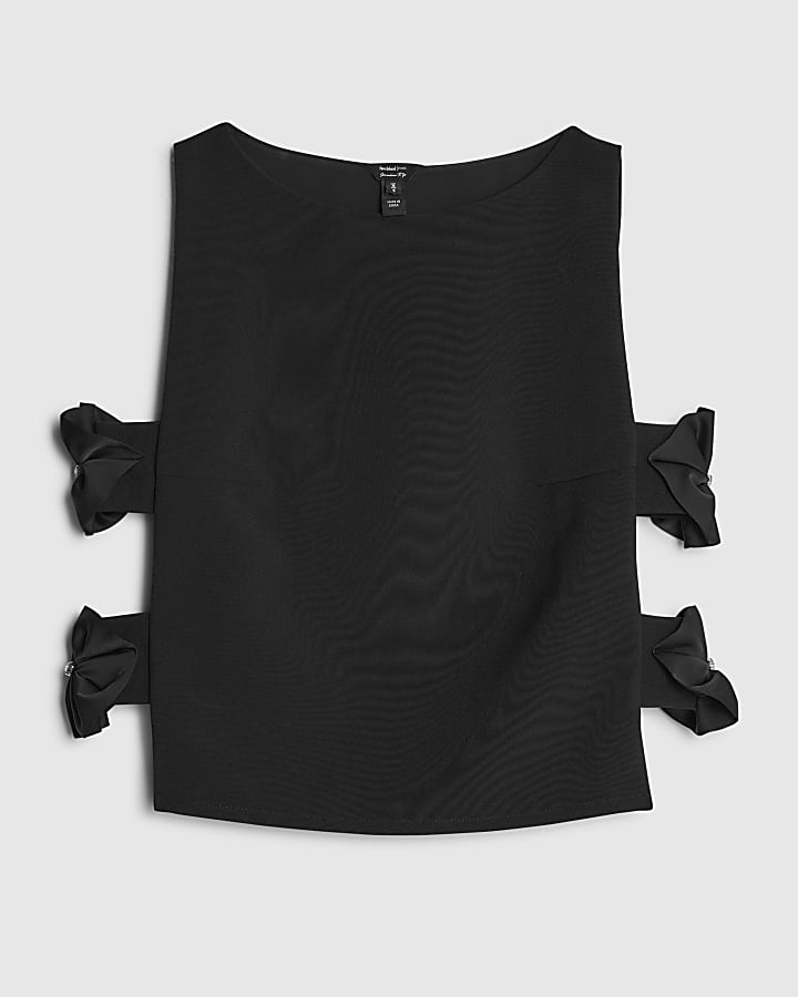 Black 3D Flower Side Seam Top