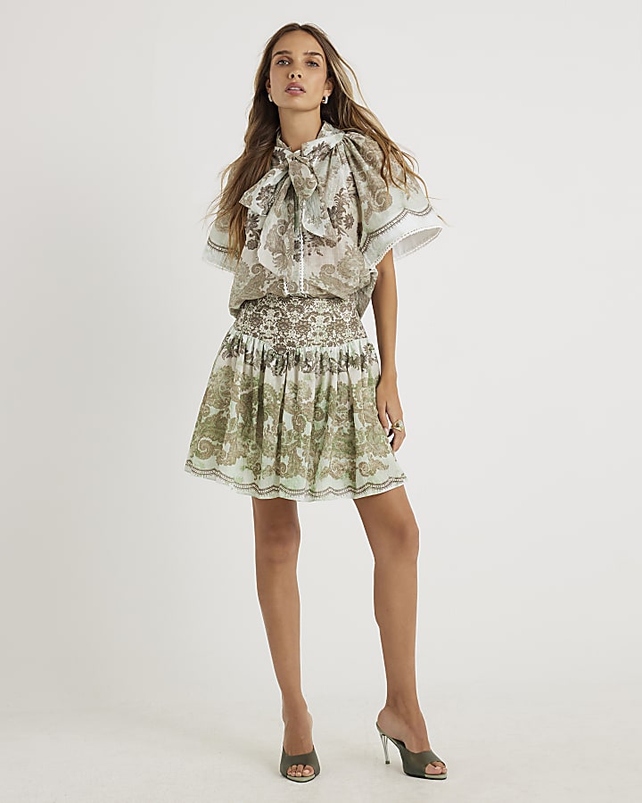 Green Short Sleeve Pussybow Blouse