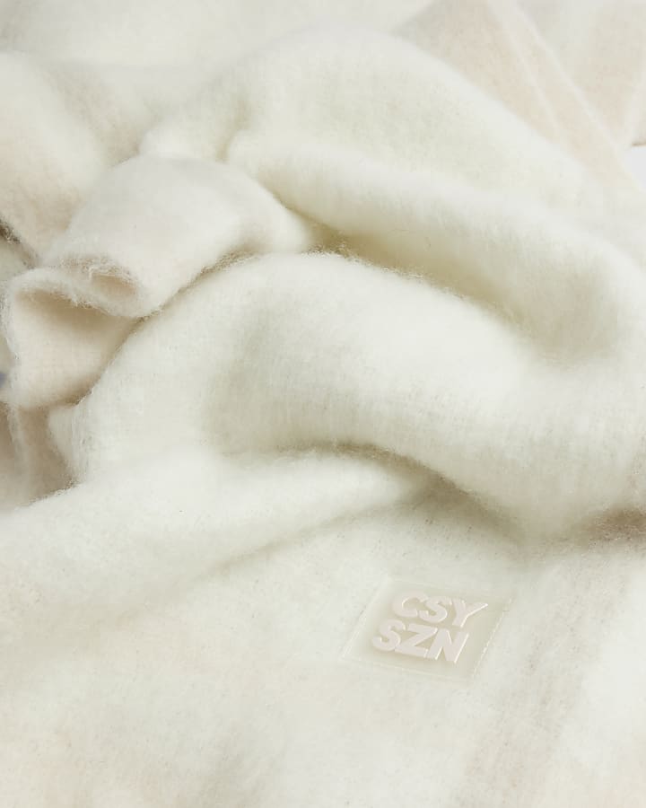 Cream Check Fluffy Scarf
