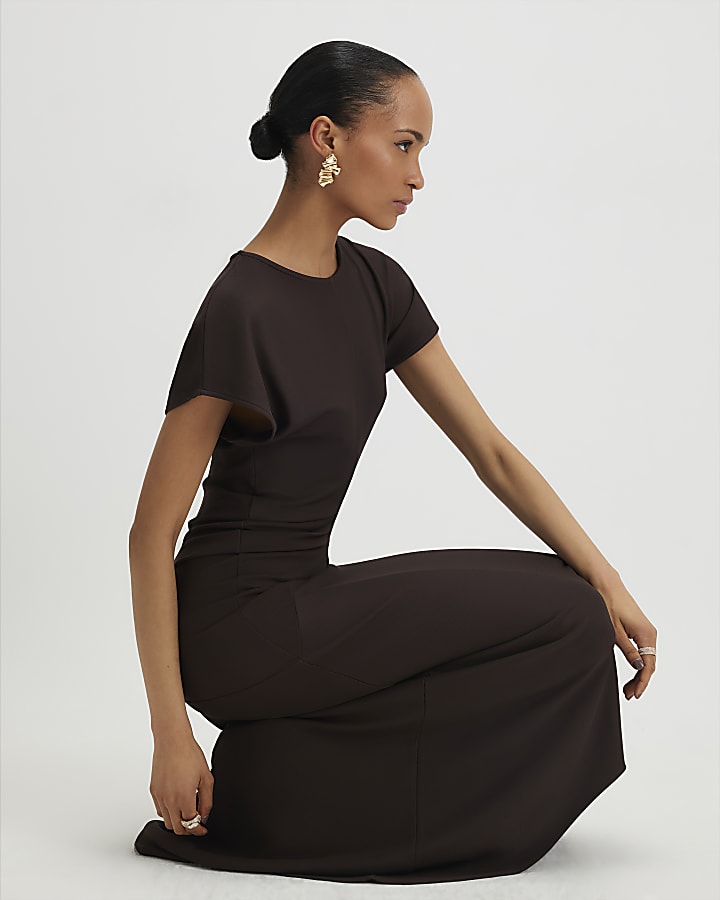 Brown Short Sleeve Cinched Waist Maxi Dress