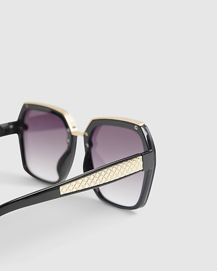 Black Metal Hexagon Sunglasses