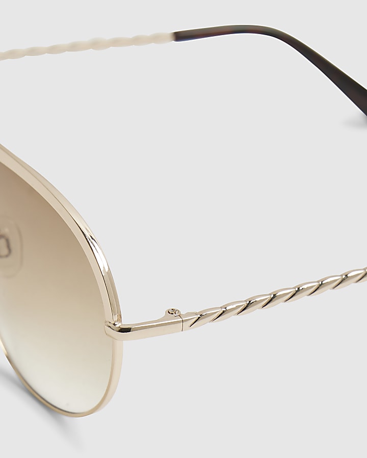 Gold Metal Aviator Sunglasses