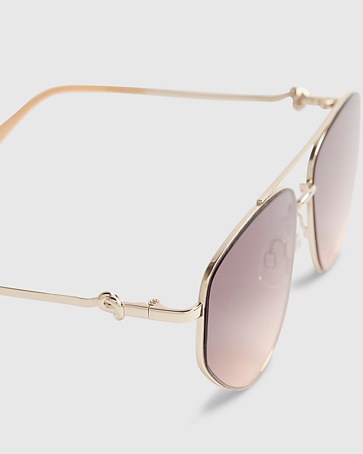 Gold Rounded Metal Aviator Sunglasses