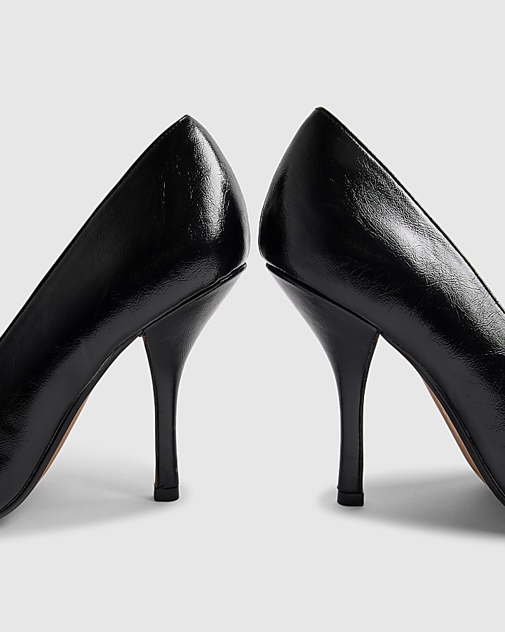 Black Long Chisel Toe Court Heels