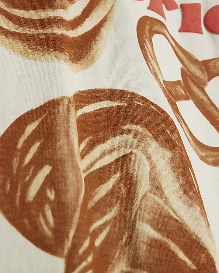 Beige Short Sleeve Pastry T-shirt